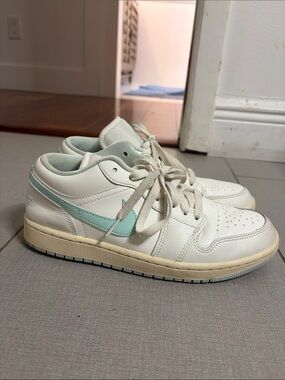 Nike Low-Top Sneakers in White with Mint Swoosh